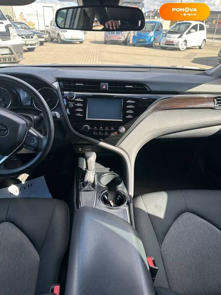 Toyota Camry, 2018, Бензин, 2.5 л., 45 тис. км, Седан, Сірий, Львів 18181 фото