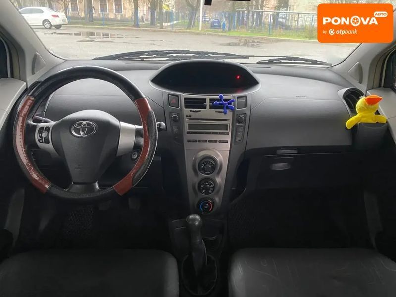 Toyota Yaris, 2010 р., Бензин, 197 тис. км, Хетчбек, Білий, Миколаїв AT-10405182 фото