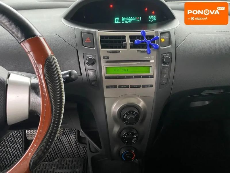 Toyota Yaris, 2010 р., Бензин, 197 тис. км, Хетчбек, Білий, Миколаїв AT-10405182 фото