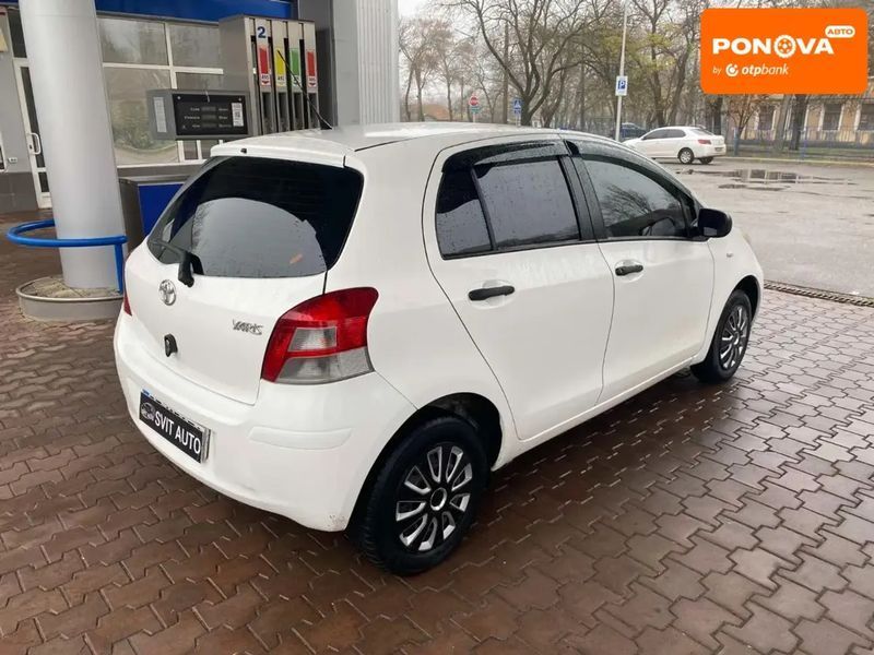 Toyota Yaris, 2010 р., Бензин, 197 тис. км, Хетчбек, Білий, Миколаїв AT-10405182 фото