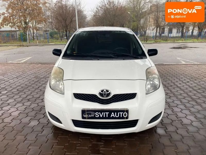 Toyota Yaris, 2010 р., Бензин, 197 тис. км, Хетчбек, Білий, Миколаїв AT-10405182 фото