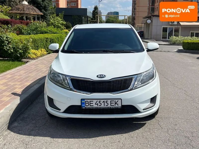 Kia Rio, 2014 р., Бензин, 140 тис. км, Седан, Білий, Дніпро (Дніпропетровськ) AT-10418109 фото