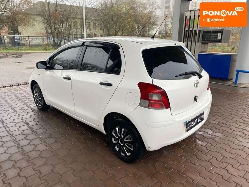 Toyota Yaris, 2010 р., Бензин, 197 тис. км, Хетчбек, Білий, Миколаїв AT-10405182 фото