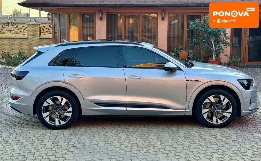 Audi e-tron, 2022 р., Електро, 45 тис. км, Позашляховик / Кросовер, Сірий, Мукачево AT-10402568 фото