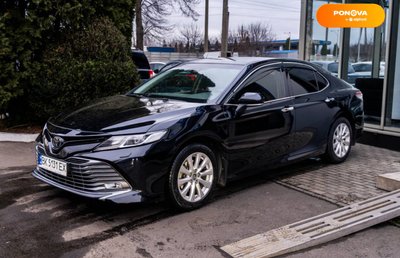 Toyota Camry, 2019, Бензин, 2.49 л., 117 тис. км, Седан, Чорний, Рівне 45338 фото