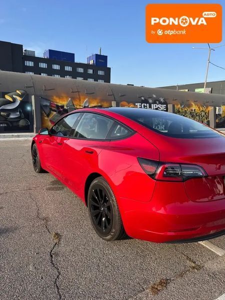 Tesla Model 3, 2022 г., Електро, 131 тыс. км, Седан, Красный, Киев AT-10404802 фото