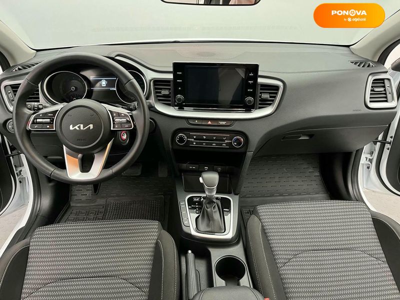 Kia Ceed, 2023, Бензин, 1.6 л., 11 тис. км, Хетчбек, Білий, Київ 110124 фото