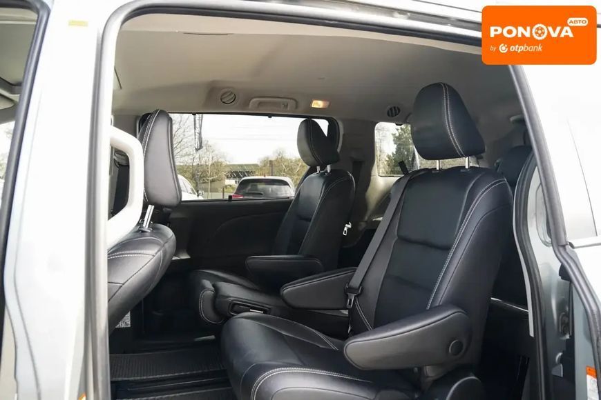 Toyota Sienna, 2019 г., Бензин, 72 тыс. км, Минивен, Серый, Черновцы AT-10402243 фото