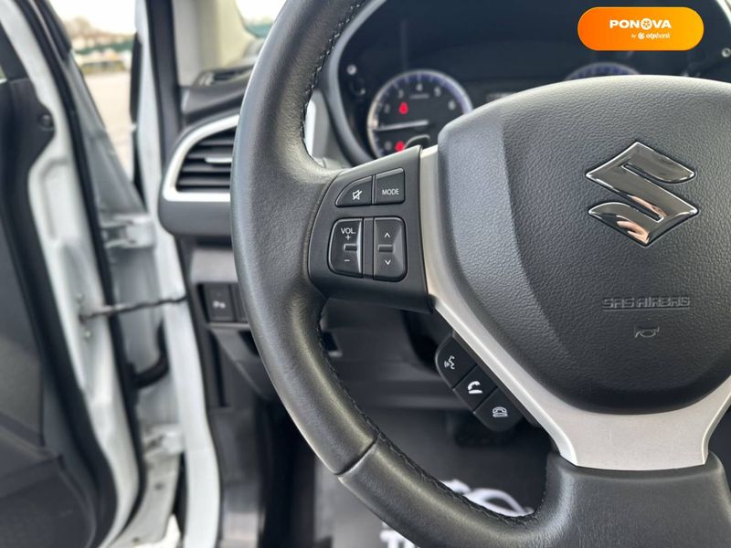 Suzuki SX4, 2017, Бензин, 1.4 л., 53 тис. км, Позашляховик / Кросовер, Білий, Київ 33648 фото