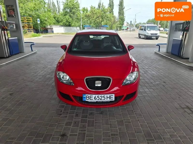 SEAT Leon, 2005 г., Бензин, 211 тыс. км, Хетчбек, Красный, Николаев AT-10403546 фото