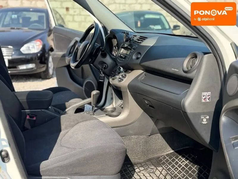 Toyota RAV4, 2010 г., Газ пропан-бутан / Бензин, 123 тыс. км, Внедорожник / Кроссовер, Белый, Днепр (Днепропетровск) AT-10417781 фото