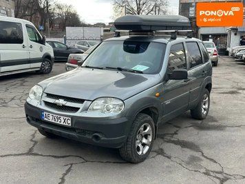Chevrolet Niva, 2010 р., Бензин, 142 тис. км, Позашляховик / Кросовер, Сірий, Кам'янське (Дніпродзержинськ) AT-10411425 фото