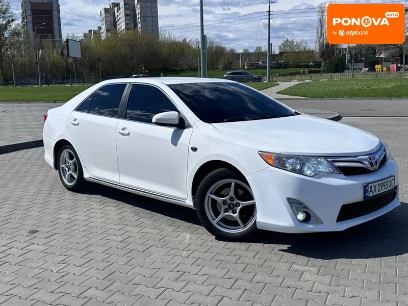 Toyota Camry, 2013 р., Газ пропан-бутан / Бензин, 234 тис. км, Седан, Білий, Харків AT-10415913 фото