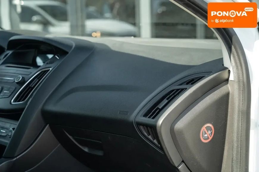 Ford Focus, 2016 р., Бензин, 132 тис. км, Хетчбек, Білий, Чернівці AT-10415432 фото