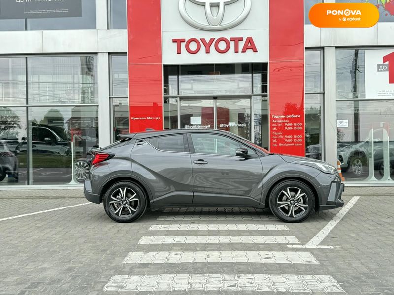 Toyota C-HR, 2023, Гібрид (HEV), 1.99 л., 5 тис. км, Позашляховик / Кросовер, Сірий, Тернопіль 99301 фото