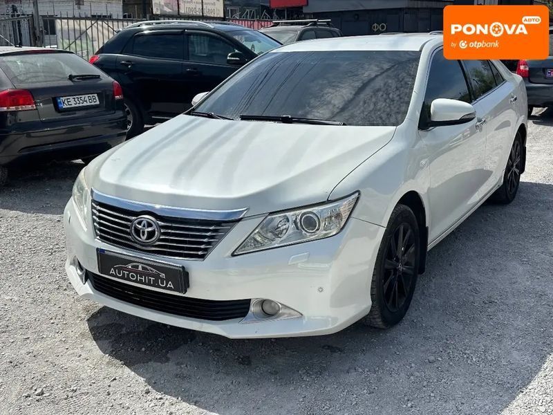 Toyota Camry, 2012 р., Газ пропан-бутан / Бензин, 200 тис. км, Седан, Білий, Кам'янське (Дніпродзержинськ) AT-10417416 фото