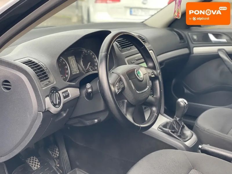 Skoda Octavia, 2010 р., Дизель, 261 тис. км, Седан, Чорний, Хуст AT-10406344 фото
