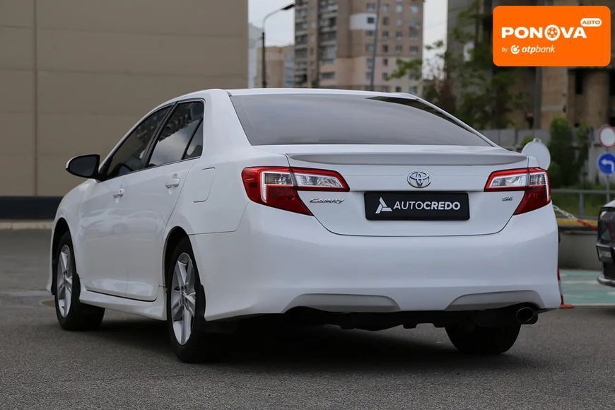 Toyota Camry, 2013 р., Газ пропан-бутан / Бензин, 144 тис. км, Седан, Білий, Київ AT-10417378 фото