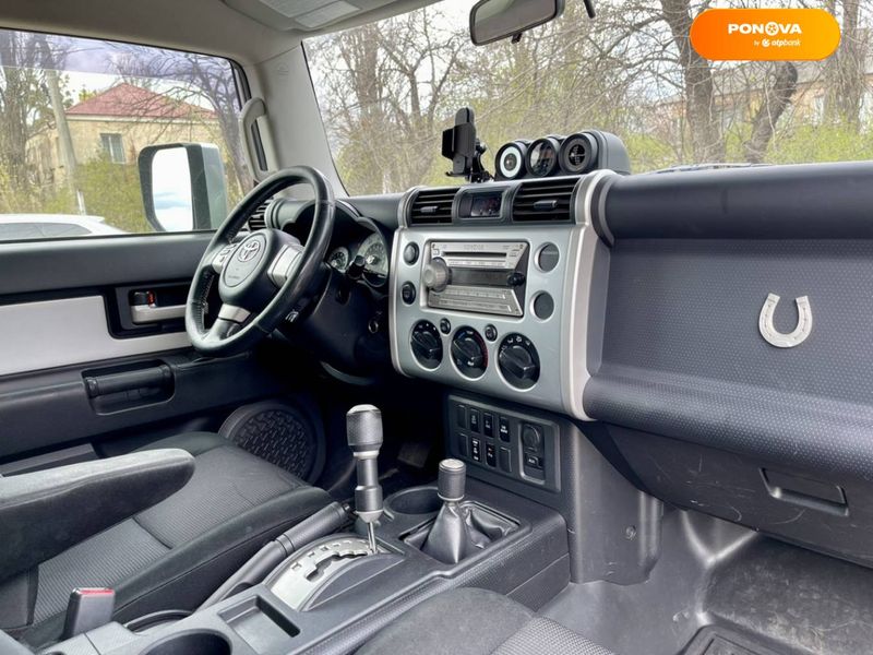 Toyota FJ Cruiser, 2008, Газ пропан-бутан / Бензин, 3.96 л., 164 тис. км, Позашляховик / Кросовер, Сірий, Київ 44640 фото