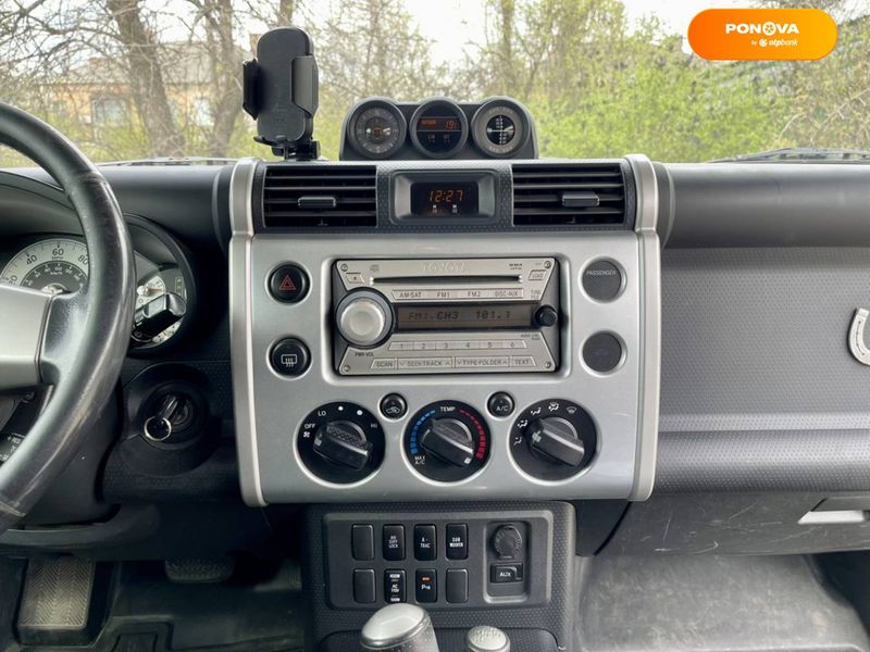 Toyota FJ Cruiser, 2008, Газ пропан-бутан / Бензин, 3.96 л., 164 тис. км, Позашляховик / Кросовер, Сірий, Київ 44640 фото