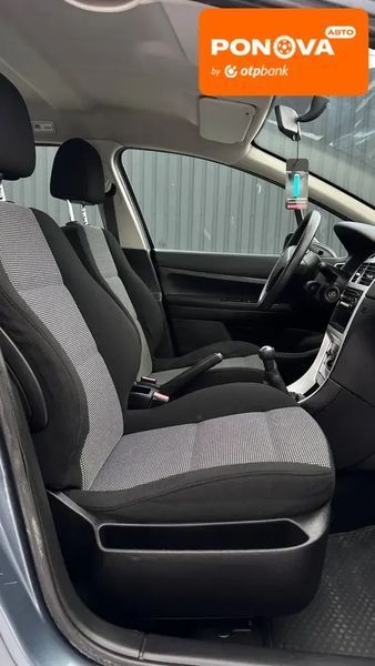 Ford Focus, 2005 р., Бензин, 246 тис. км, Седан, Сірий, Вінниця AT-10411559 фото