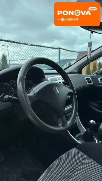 Ford Focus, 2005 р., Бензин, 246 тис. км, Седан, Сірий, Вінниця AT-10411559 фото