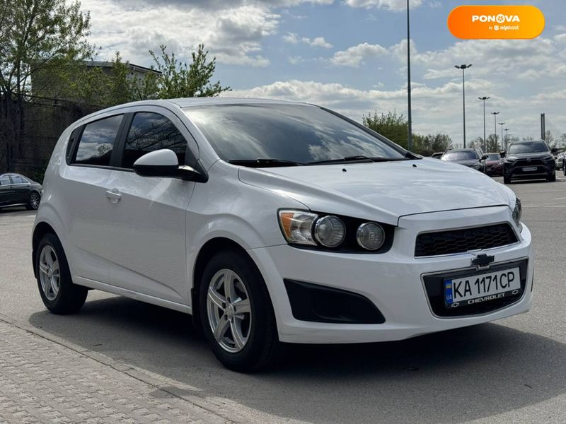 Chevrolet Sonic, 2015, Бензин, 1.8 л., 98 тис. км, Хетчбек, Білий, Київ Cars-Pr-66448 фото