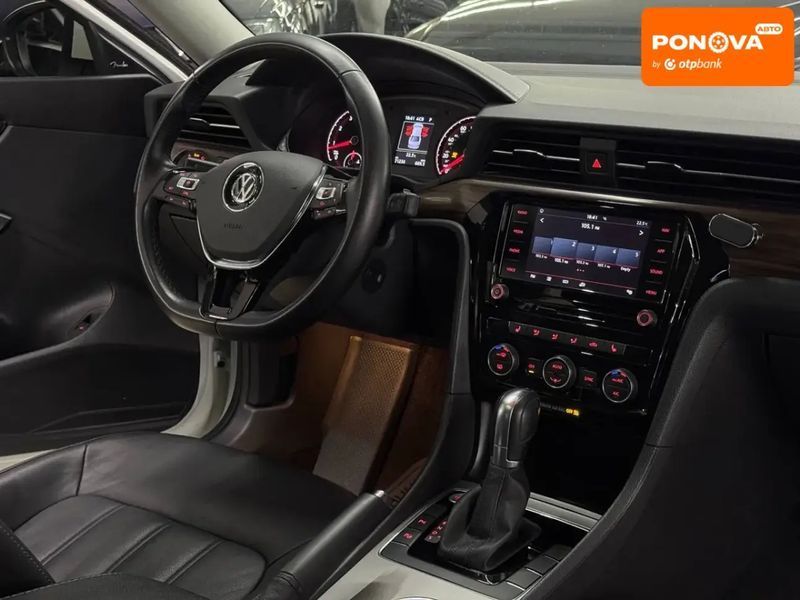 Volkswagen Passat, 2021 р., Бензин, 71 тис. км, Седан, Білий, Миколаїв AT-10418223 фото