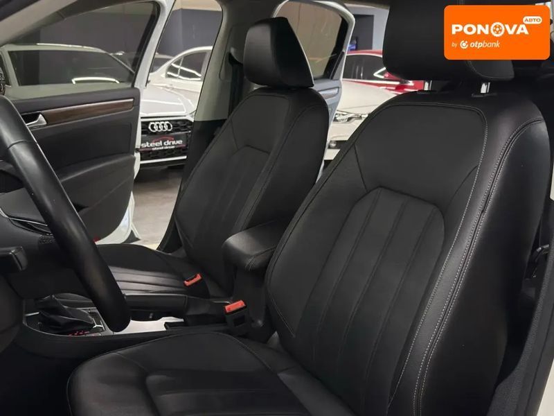 Volkswagen Passat, 2021 р., Бензин, 71 тис. км, Седан, Білий, Миколаїв AT-10418223 фото