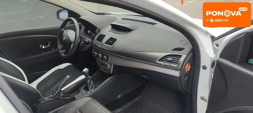 Renault Megane, 2016 р., Дизель, 228 тис. км, Універсал, Білий, Київ AT-10402657 фото