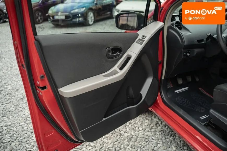 Toyota Yaris, 2011 р., Бензин, 168 тис. км, Хетчбек, Червоний, Чернівці AT-10399928 фото