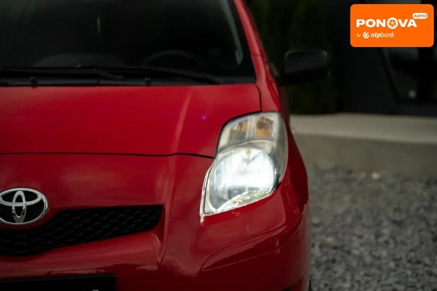 Toyota Yaris, 2011 р., Бензин, 168 тис. км, Хетчбек, Червоний, Чернівці AT-10399928 фото