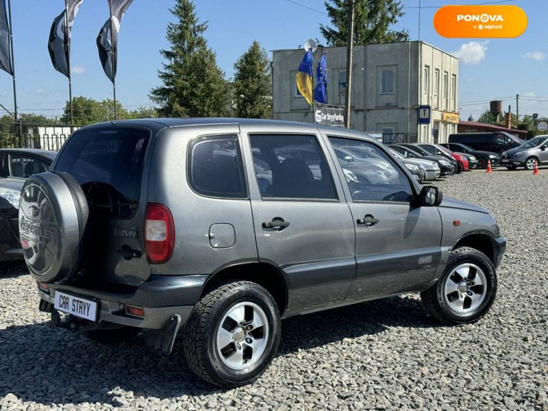 Chevrolet Niva, 2006, Бензин, 210 тис. км, Позашляховик / Кросовер, Сірий, Стрий 48407 фото