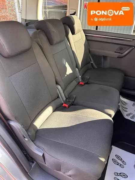 Volkswagen Touran, 2011 р., Дизель, 226 тис. км, Мінівен, Сірий, Сміла AT-10416610 фото