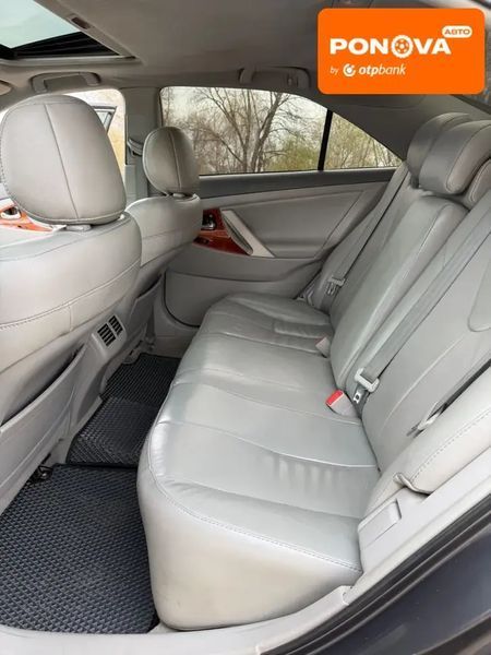 Toyota Camry, 2011 р., Газ пропан-бутан / Бензин, 255 тис. км, Седан, Сірий, Київ AT-10421358 фото