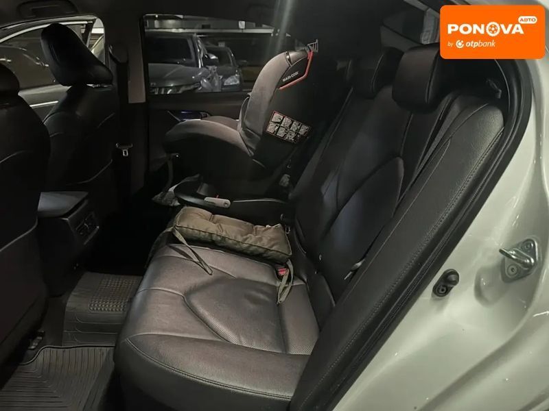Toyota Camry, 2020 р., Гібрид (MHEV), 109 тис. км, Седан, Білий, Дніпро (Дніпропетровськ) AT-10410604 фото