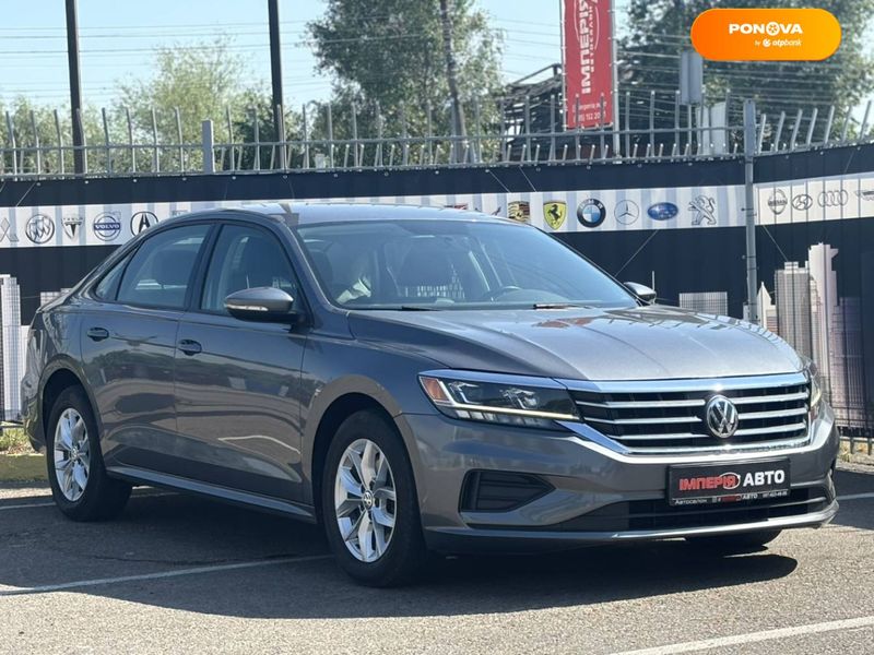 Volkswagen Passat, 2019, Бензин, 2 л., 111 тис. км, Седан, Сірий, Київ 110008 фото