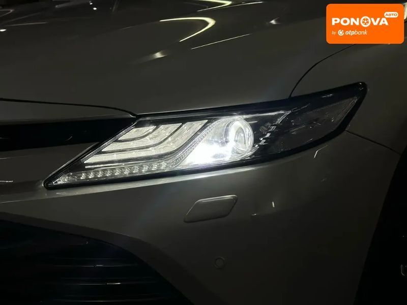Toyota Camry, 2020 р., Гібрид (MHEV), 109 тис. км, Седан, Білий, Дніпро (Дніпропетровськ) AT-10410604 фото