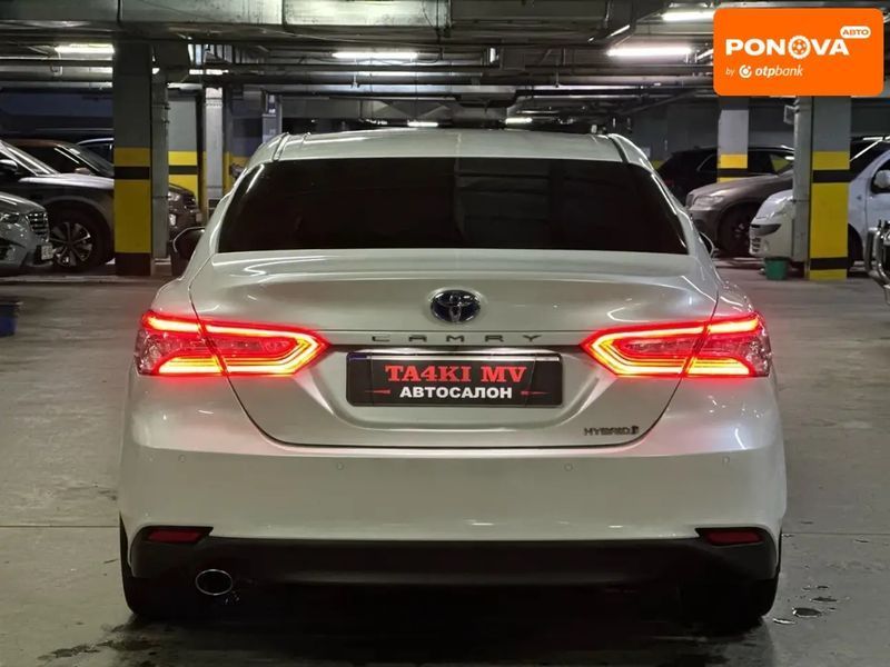 Toyota Camry, 2020 р., Гібрид (MHEV), 109 тис. км, Седан, Білий, Дніпро (Дніпропетровськ) AT-10410604 фото