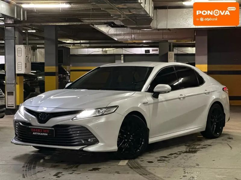 Toyota Camry, 2020 р., Гібрид (MHEV), 109 тис. км, Седан, Білий, Дніпро (Дніпропетровськ) AT-10410604 фото