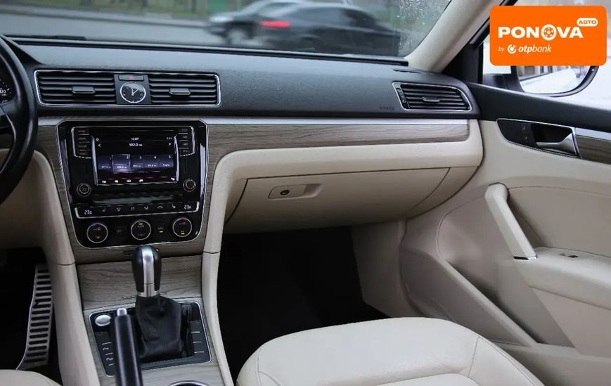 Volkswagen Passat, 2017 г., Бензин, 136 тыс. км, Седан, Белый, Харьков AT-10405670 фото