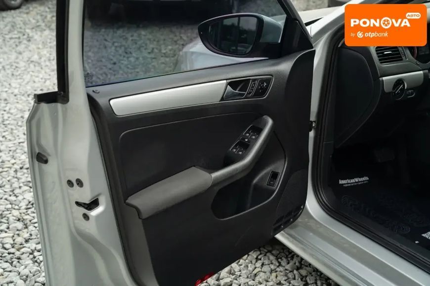 Volkswagen Jetta, 2012 р., Бензин, 122 тис. км, Седан, Сірий, Чернівці AT-10404224 фото