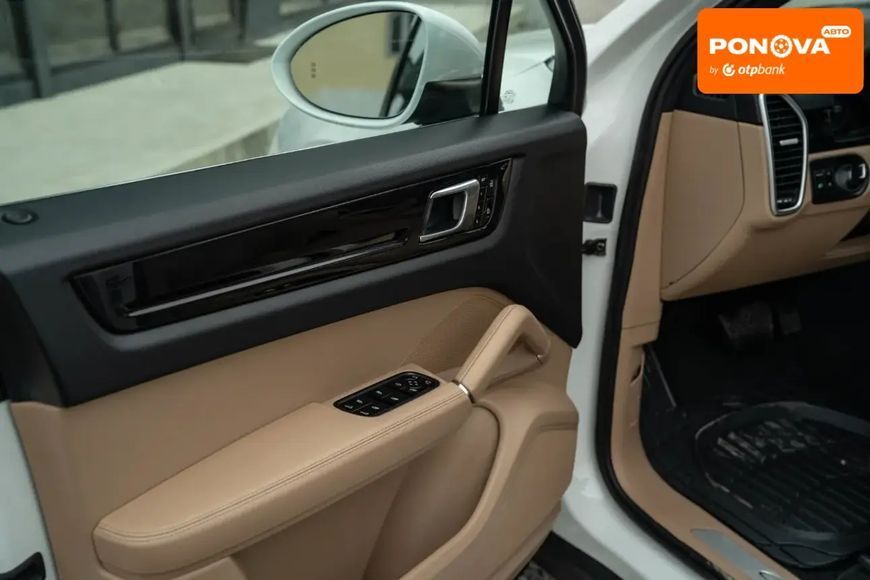 Porsche Cayenne, 2019 р., Бензин, 116 тис. км, Позашляховик / Кросовер, Білий, Чернівці AT-10406093 фото