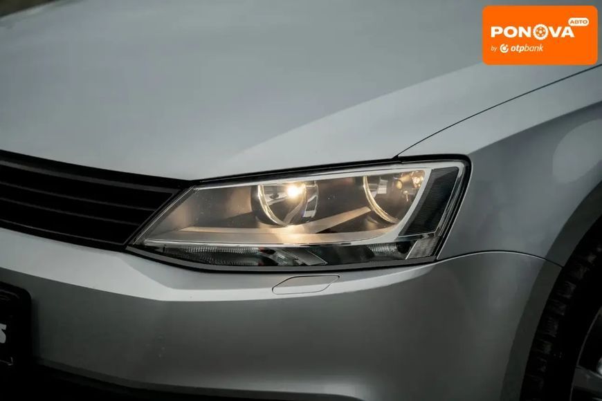 Volkswagen Jetta, 2012 р., Бензин, 122 тис. км, Седан, Сірий, Чернівці AT-10404224 фото