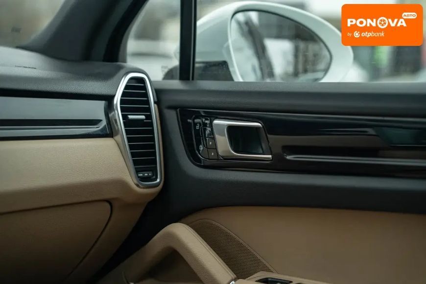 Porsche Cayenne, 2019 р., Бензин, 116 тис. км, Позашляховик / Кросовер, Білий, Чернівці AT-10406093 фото