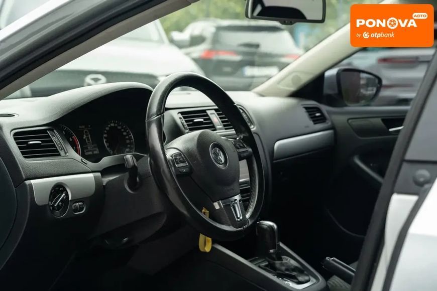 Volkswagen Jetta, 2012 р., Бензин, 122 тис. км, Седан, Сірий, Чернівці AT-10404224 фото