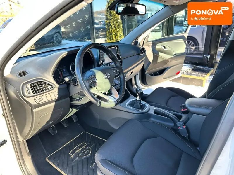 Hyundai i30, 2019 р., Бензин, 54 тис. км, Седан, Білий, Харків AT-10409113 фото