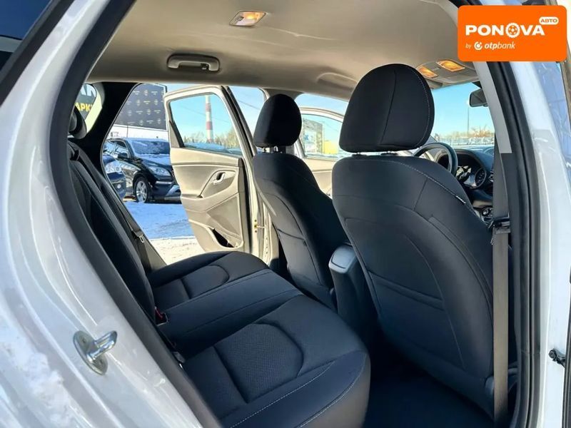 Hyundai i30, 2019 р., Бензин, 54 тис. км, Седан, Білий, Харків AT-10409113 фото