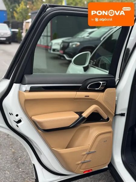 Porsche Cayenne, 2015 р., Гібрид (PHEV), 226 тис. км, Позашляховик / Кросовер, Білий, Львів AT-10403083 фото