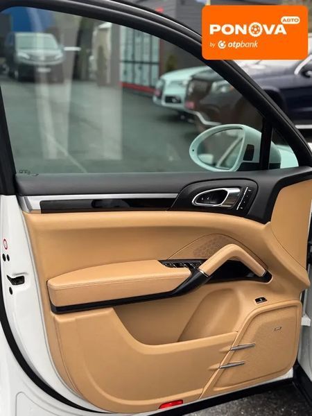 Porsche Cayenne, 2015 р., Гібрид (PHEV), 226 тис. км, Позашляховик / Кросовер, Білий, Львів AT-10403083 фото